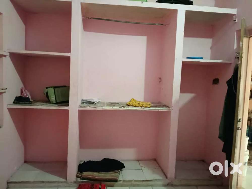 Room availablefor Grl