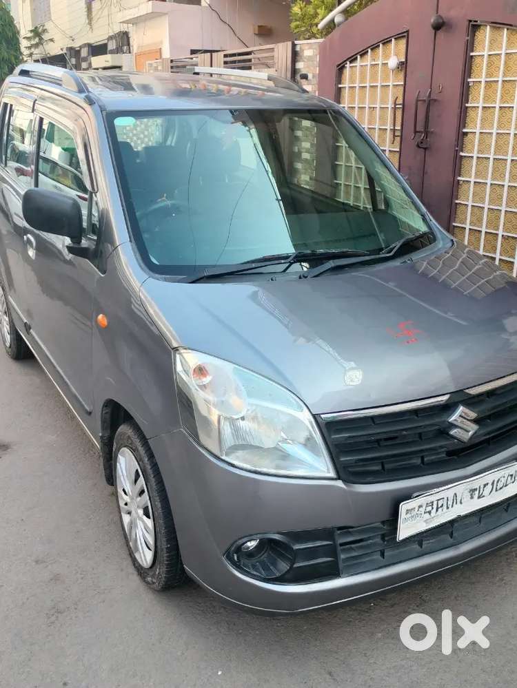 Only 29000km Runing car Dec 2010 model
