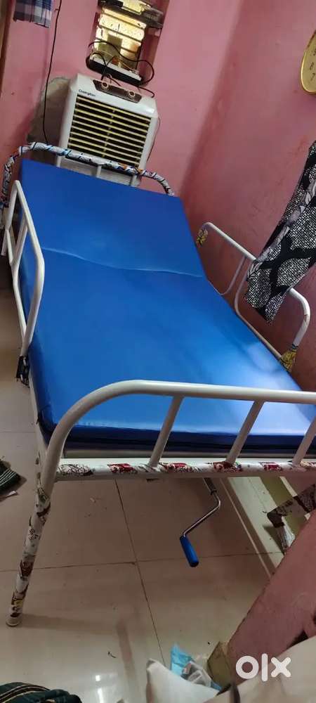 Manual Hospital Bed
