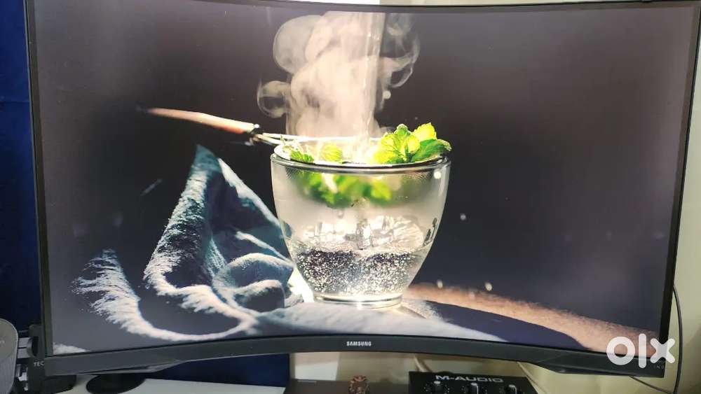 Samsung Odyssey G5 Monitor 32″ (S32CG550EW) (80 cm class)