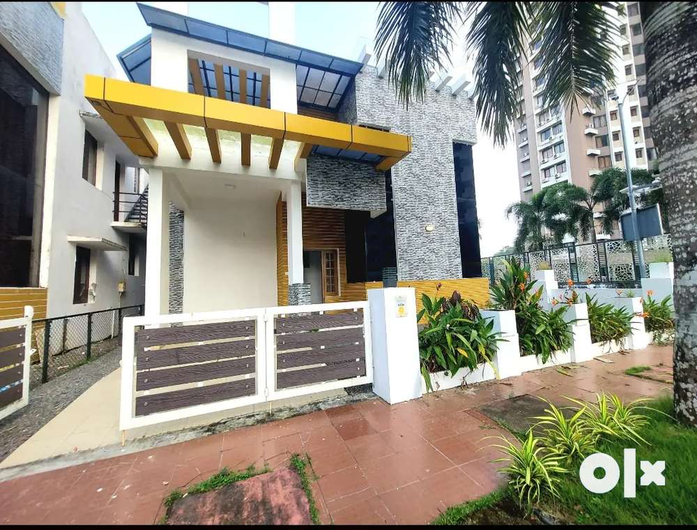 Fully furnished 3 bed rooms gated community villa in aluva shwass
