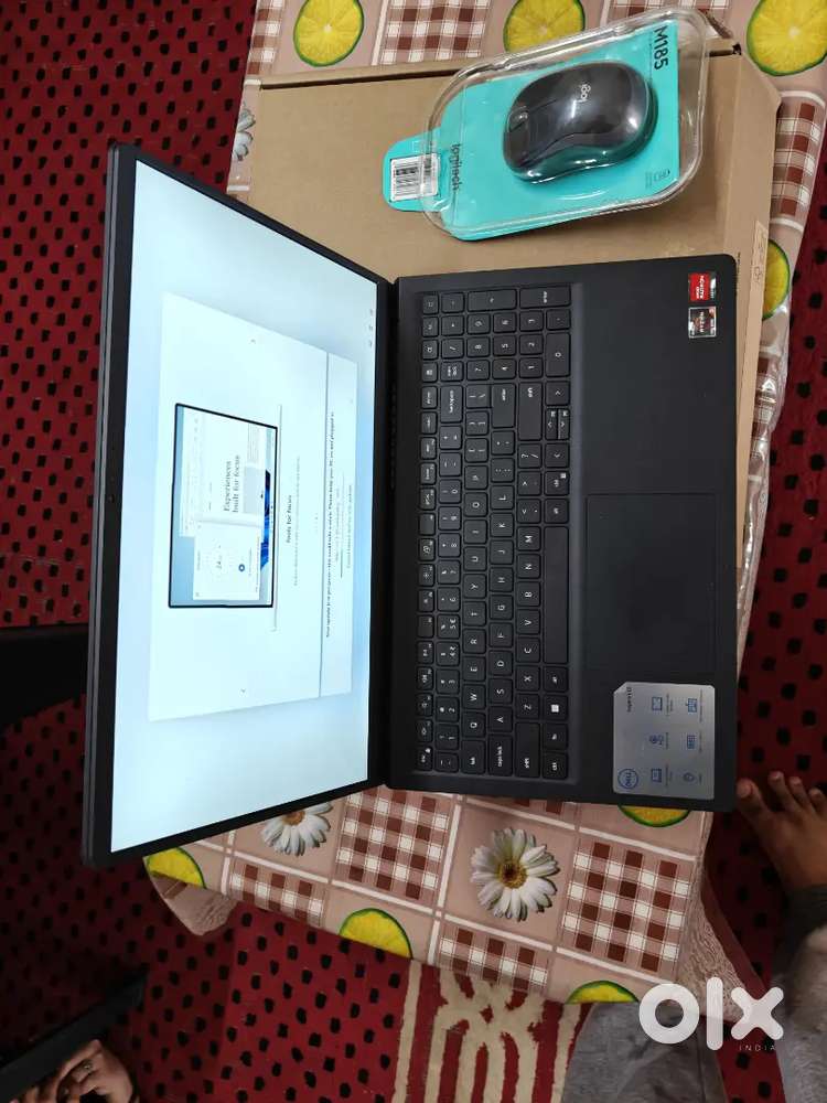 Dell Inspiron laptop 7 months old Ryzen 3 7000