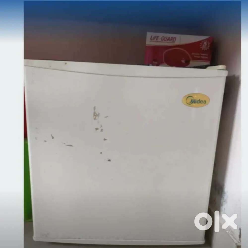 Mini fridge