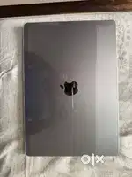 Macbook Air M3 15inch 512 gb SSD 16 gb RAM Space Grey