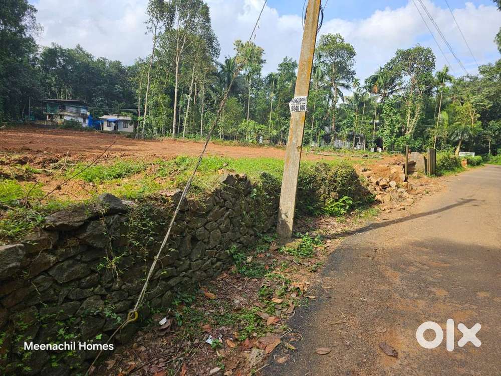 ഹൗസ് പ്ലോട്ടുകൾ വിൽപ്പനയ്ക്ക് , പാലാ - തൊടുപുഴ റോഡിൽ