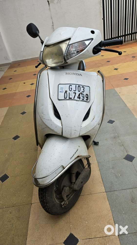 activa white colour