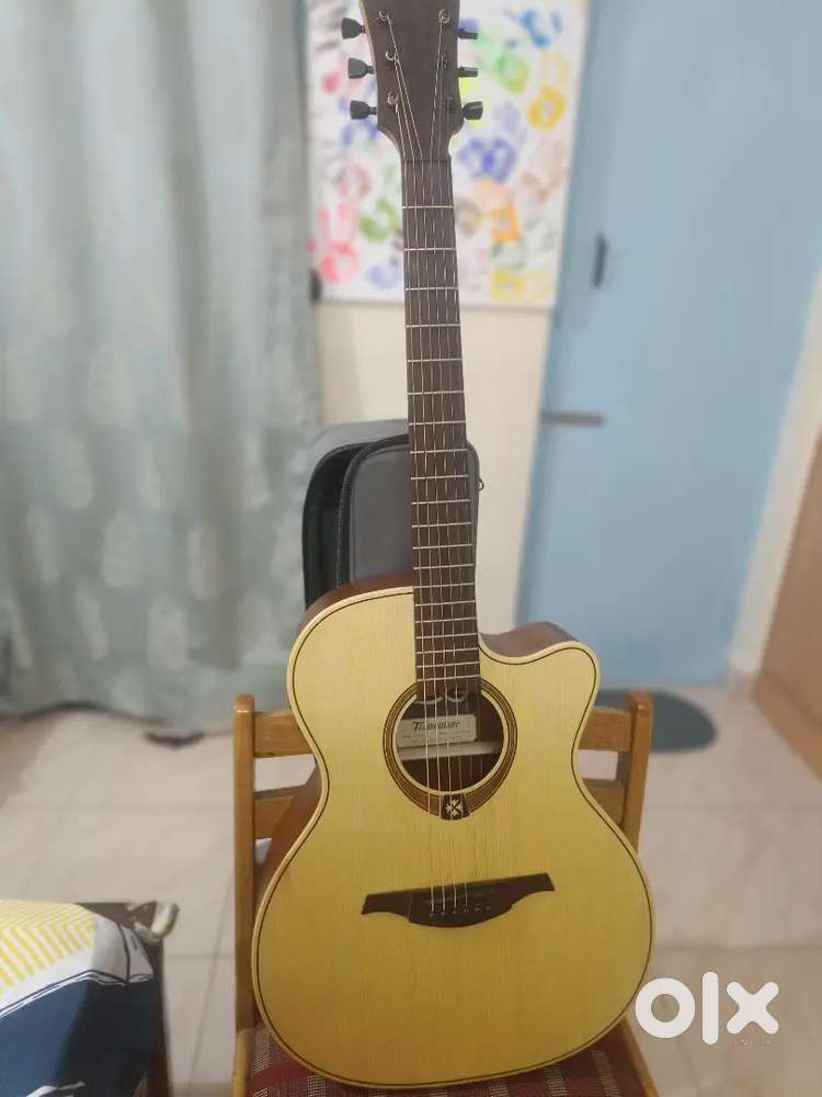 Acoustic Guitar New and Branded