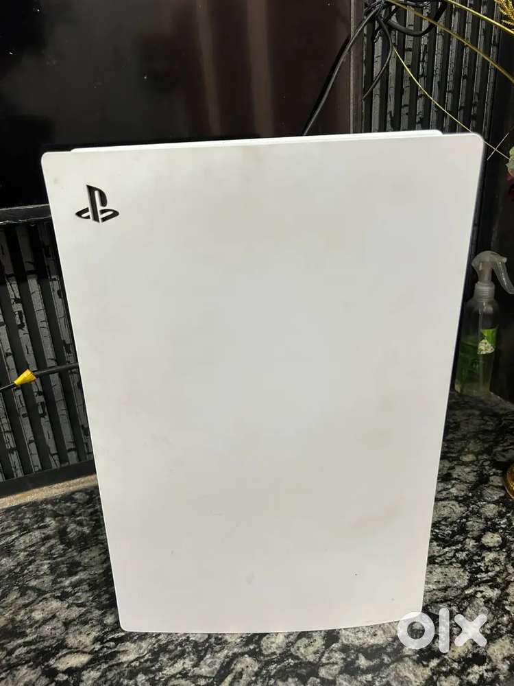 PS5 fat 1 year old