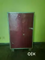 4 ft metal almirah,