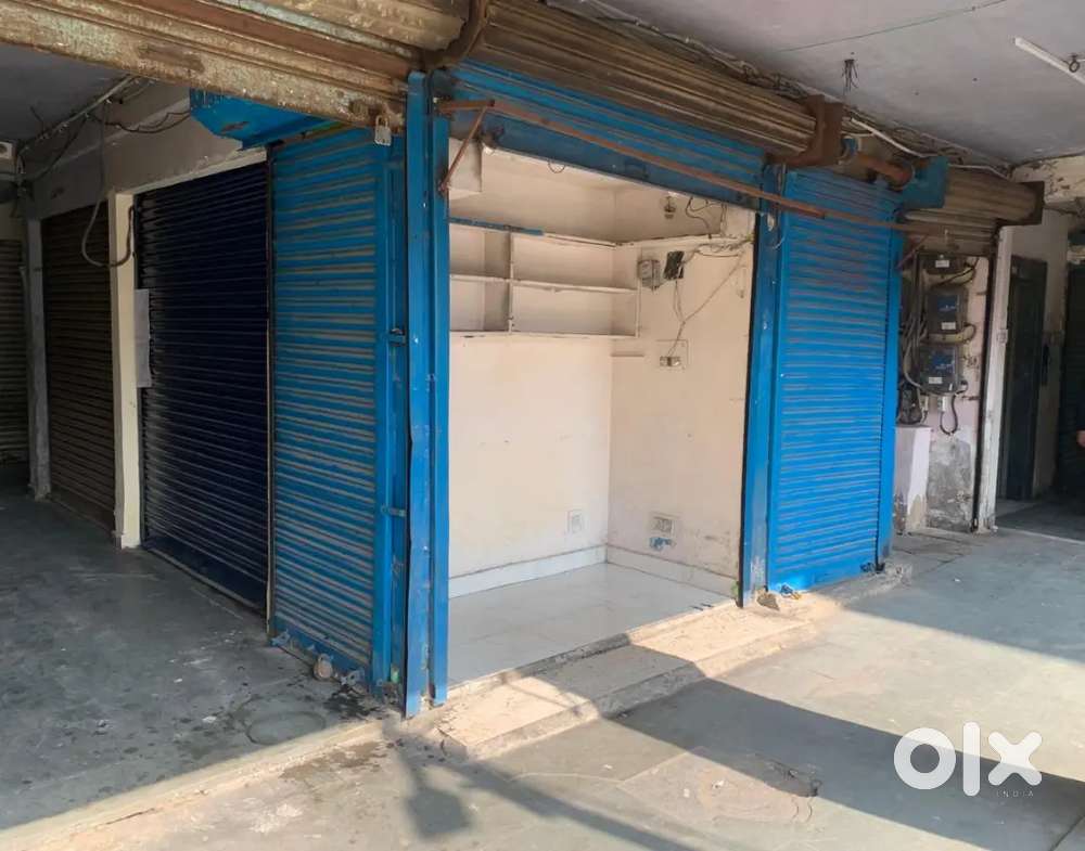 Cormer shop for fast food ,Pan mobile repair near wine shop pitam pura