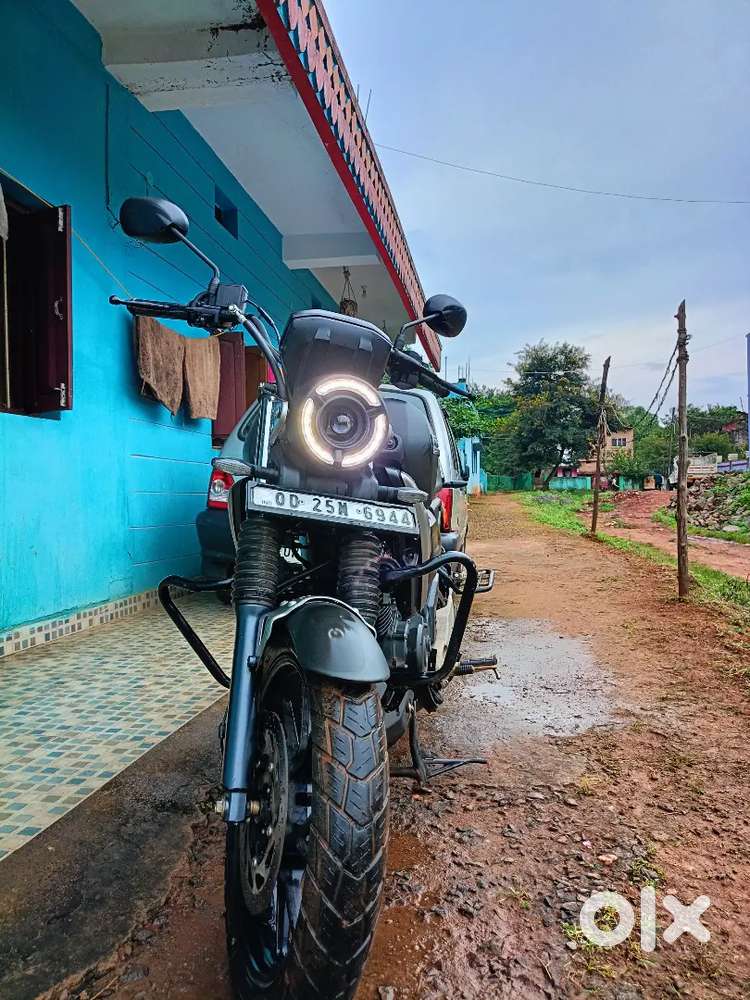 Yamaha FZX Bike