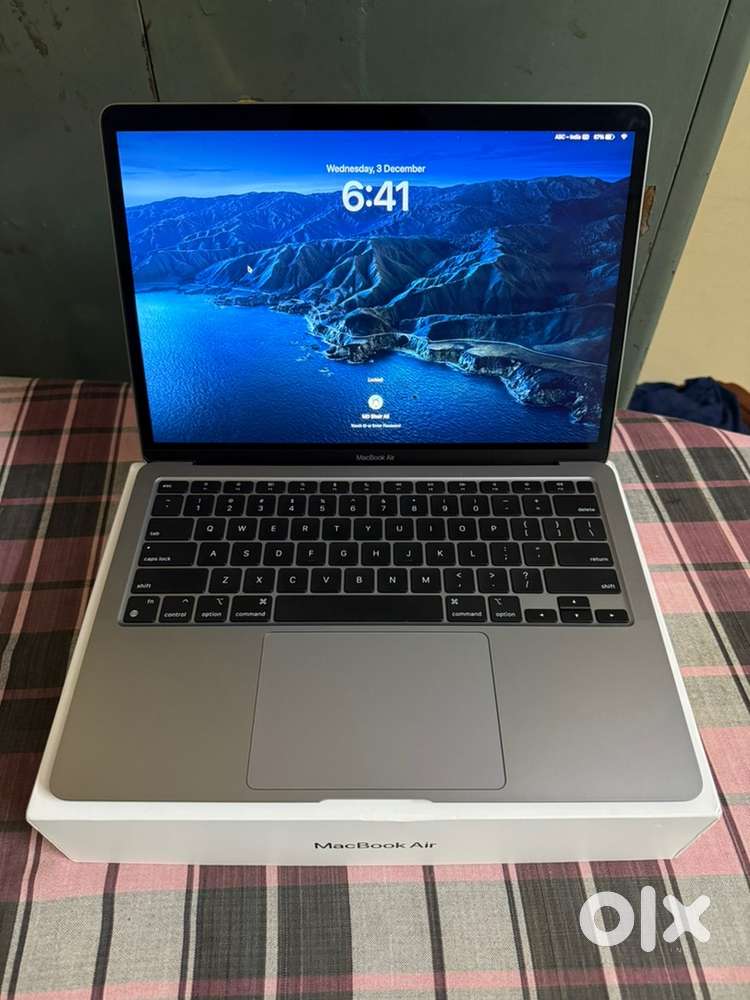 MacBook Air M1  100% Battery Health  Used only for a month