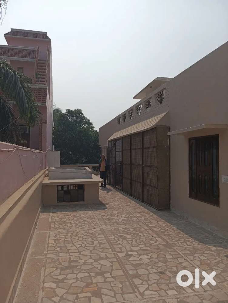 Fully spacious house for rent with good greenery