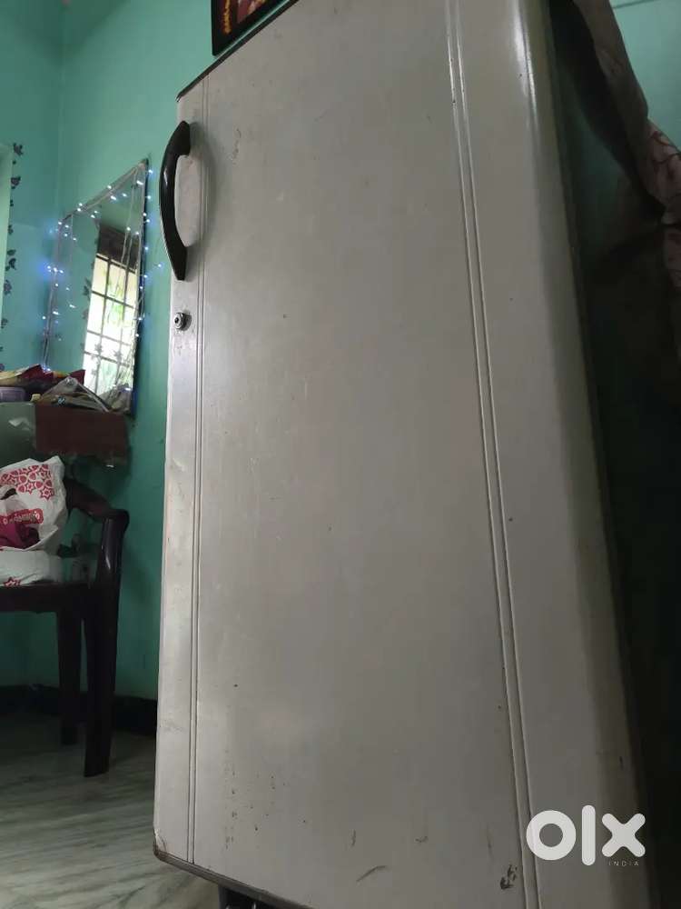 Kelvinater Fridge for sale-3000