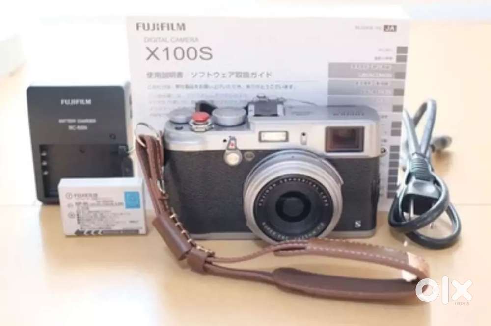 Used item FUJIFILM Digital Camera X-100s Camera.