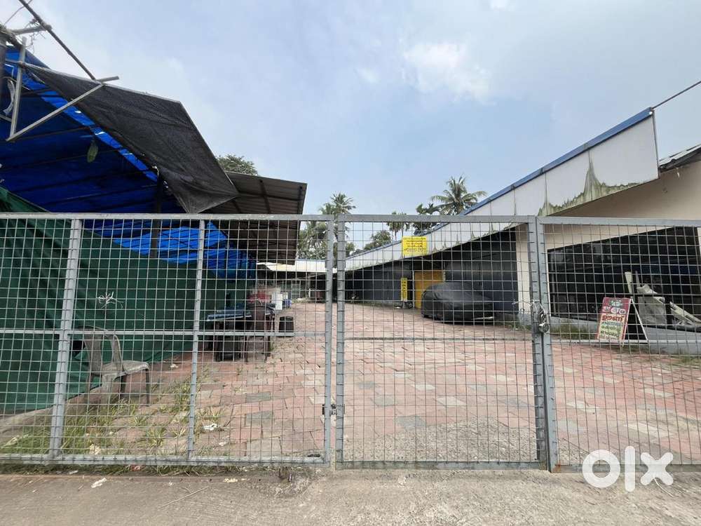 COMMERCIAL LAND FOR SALE AT THRIPPUNITHURA KARINGACHIRA