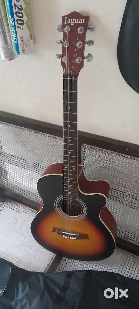 03 Months old Guitar unused