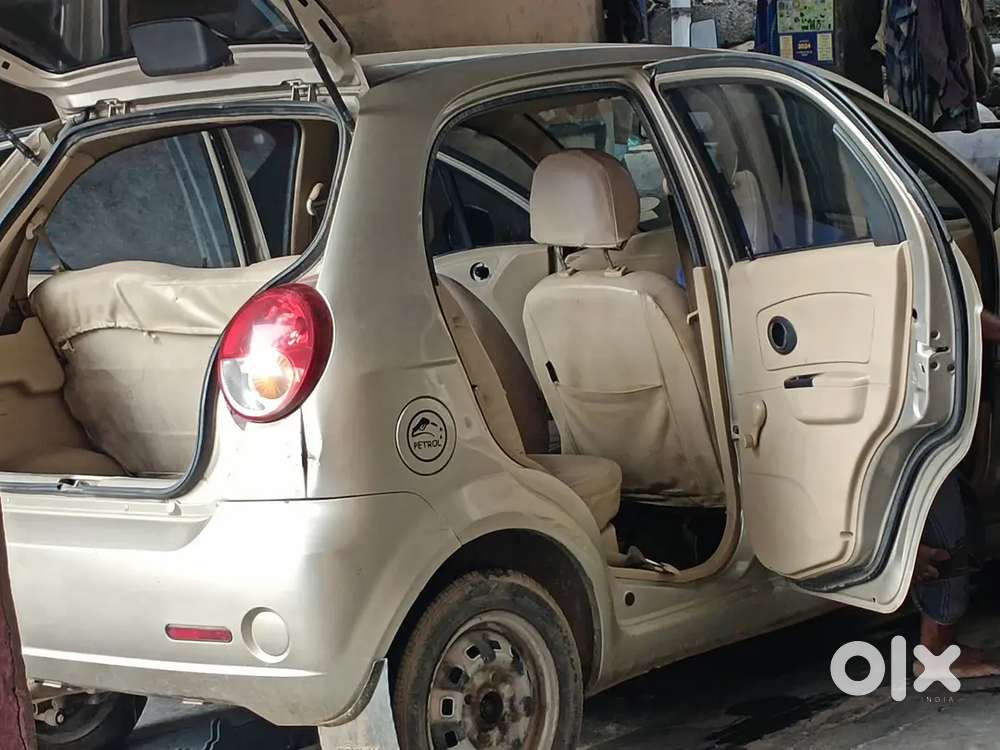 Chevrolet Spark 2011 Petrol 60000 Km Driven