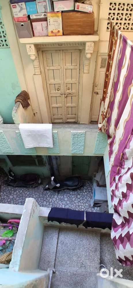 Moti Chowk Arora chaat ke samne kajiwada Shiv mandir ke pas