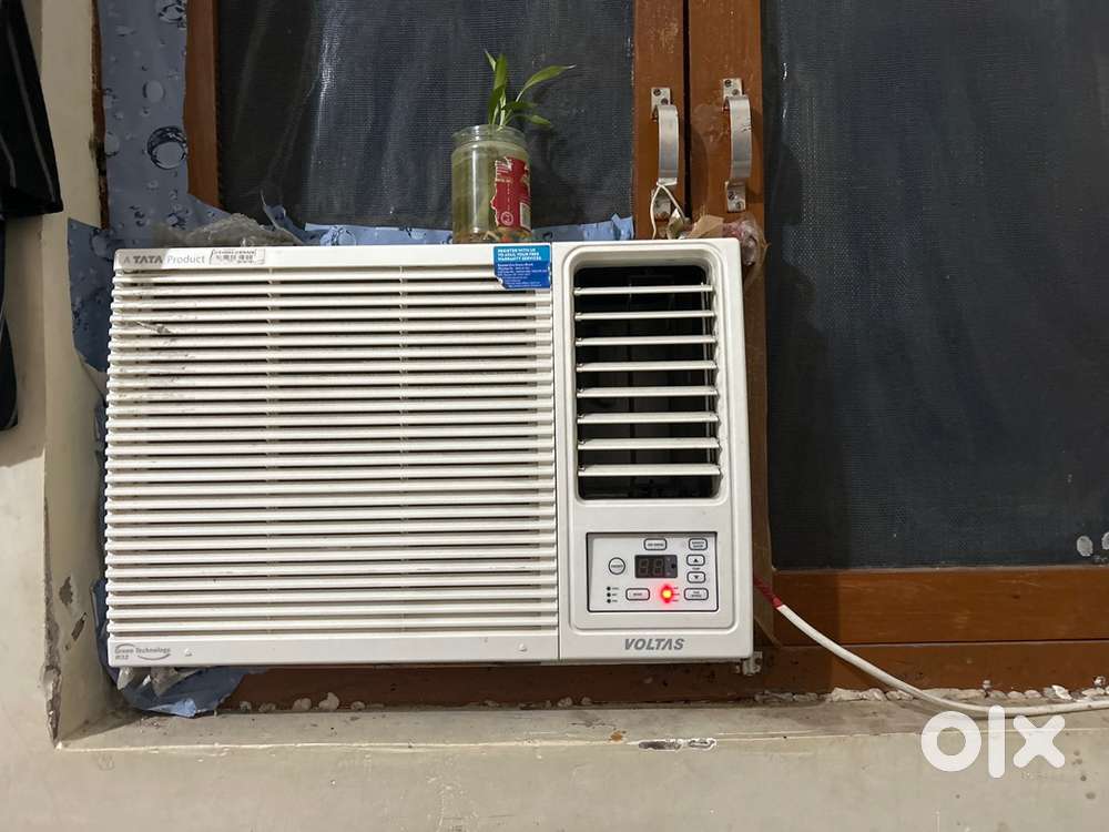 New well maitained window AC