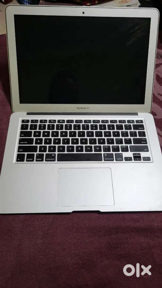Selling my Apple MacBook Air [2020 Model]