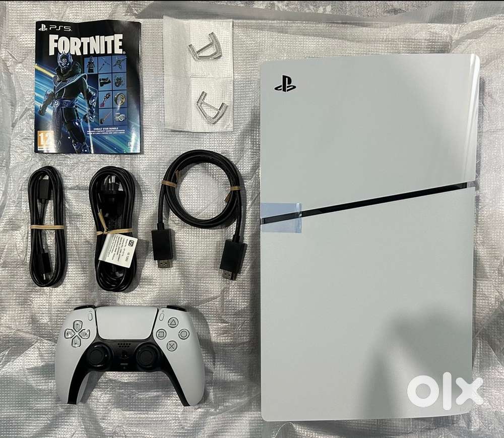 Ps5 slim digital 1tb 3 hours used