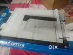 Paper cutting machine