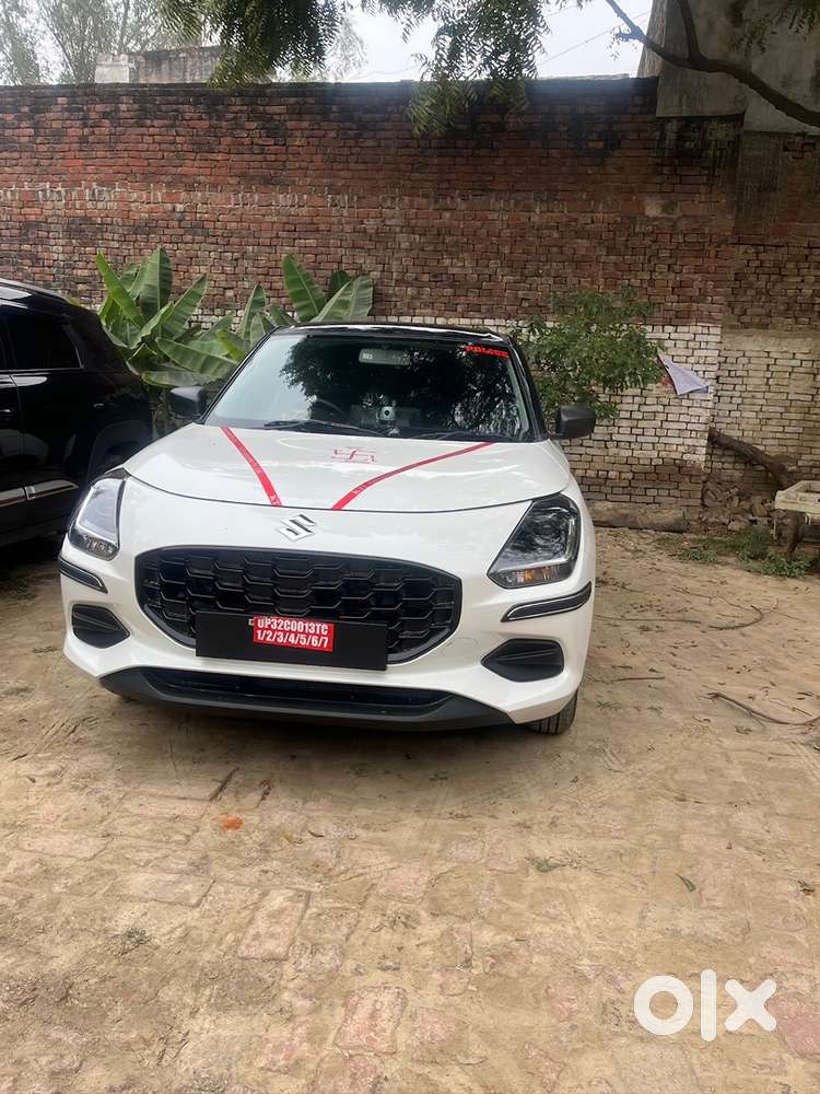 Maruti Suzuki Swift 2025 with extended warranty Petrol 14280 Km Driven