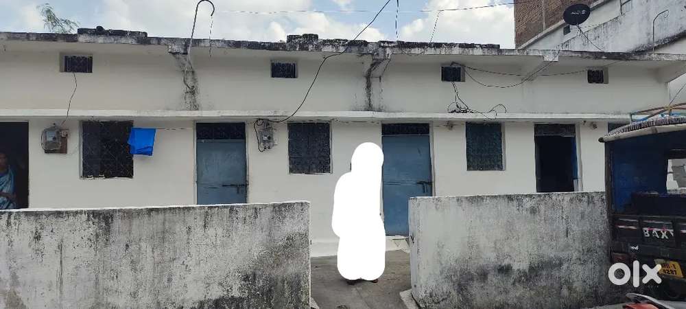 Urgent sell karna hai paise ki jarurat hai market lokeshan hai