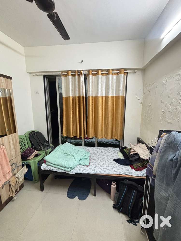 Urgent Female roommate needed