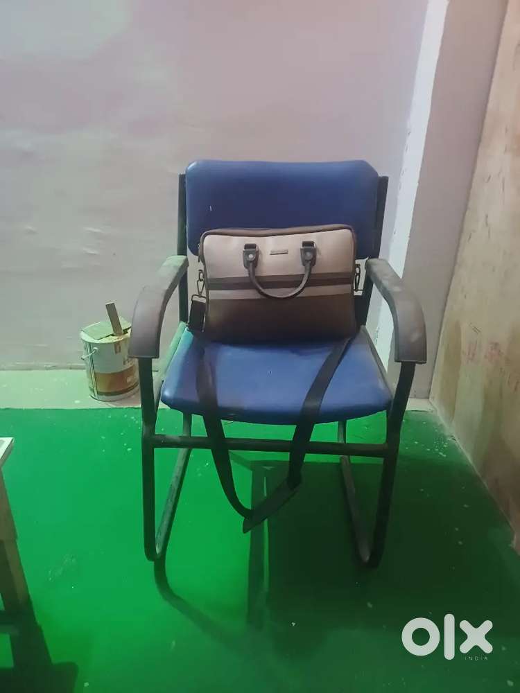 Chairs for library & office brand new condition