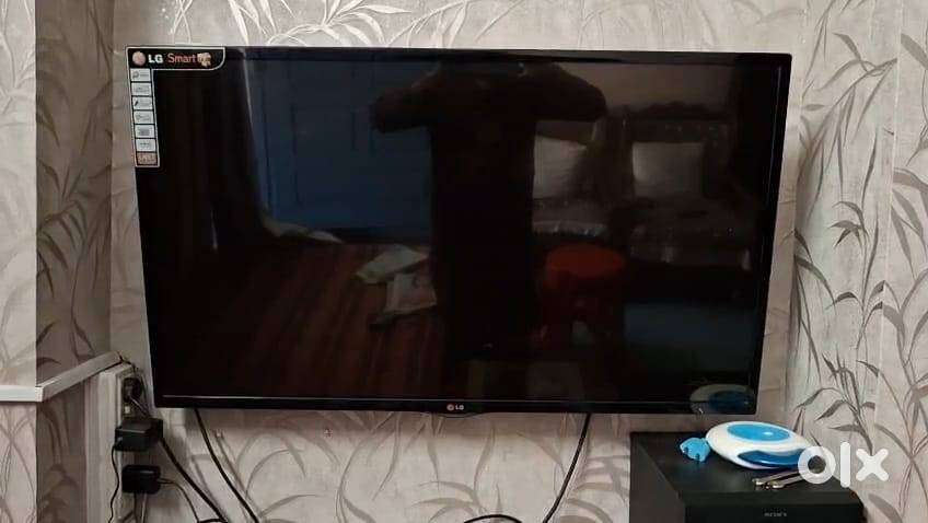 LG LED TV, 44 inch