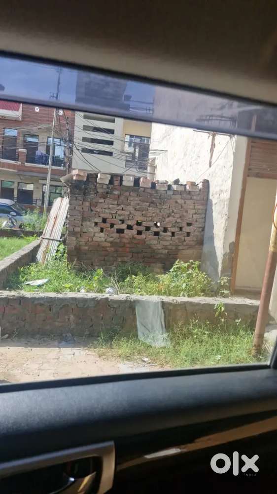 Shop site Commercial 2 side open ( make shop cum residence) ms Enclave