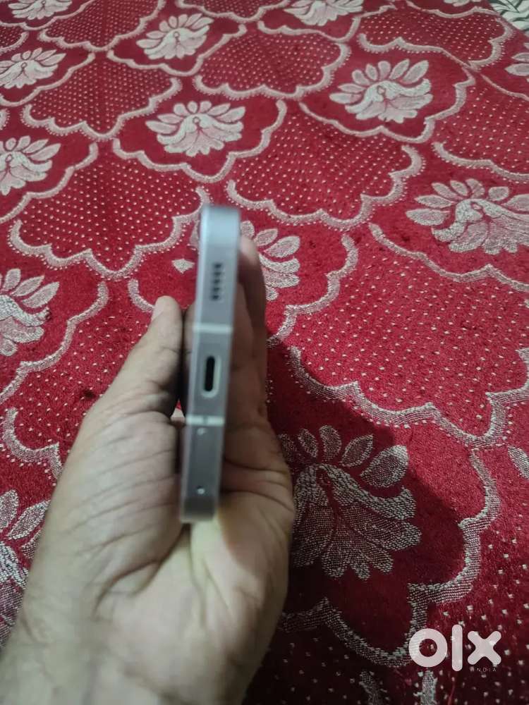 Nothing 1 white colour 12/256gb