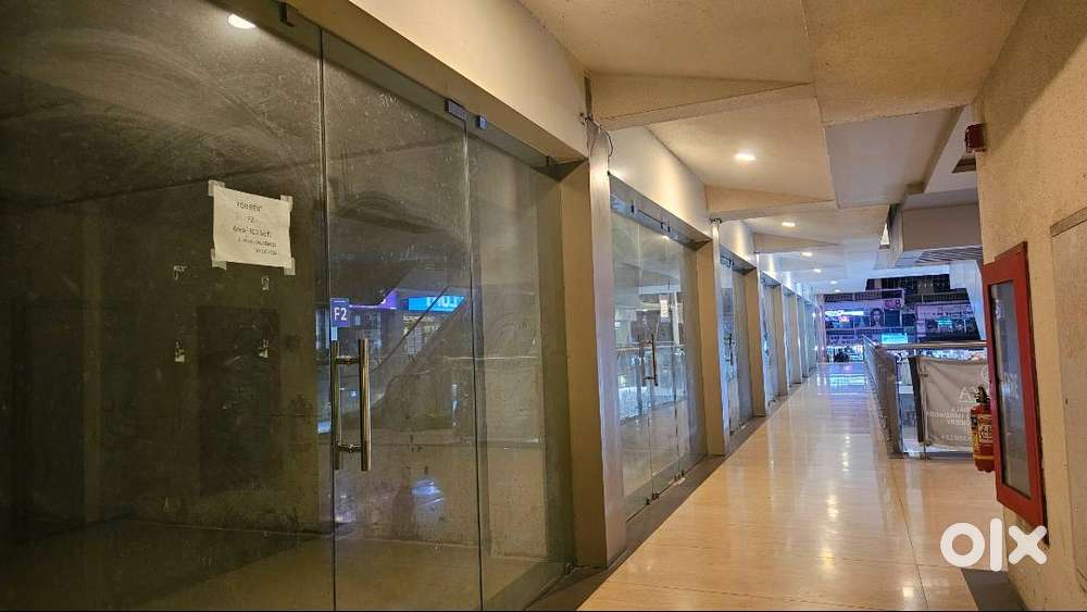 1300 Sq ft shop (3Shops) available for rent