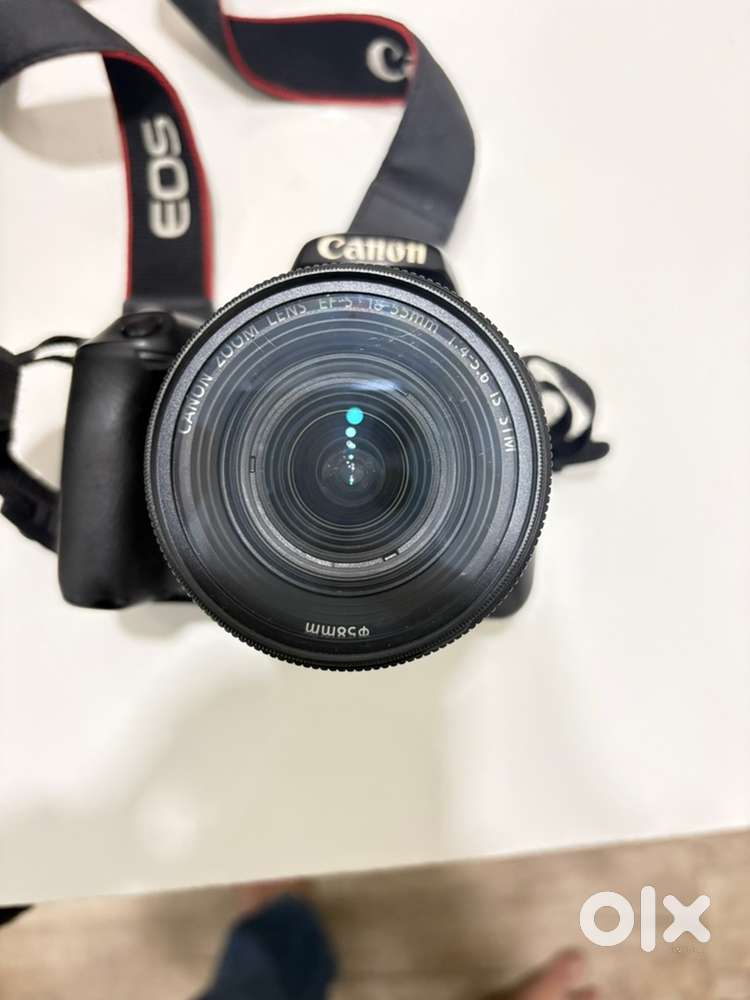 Canon 200 D