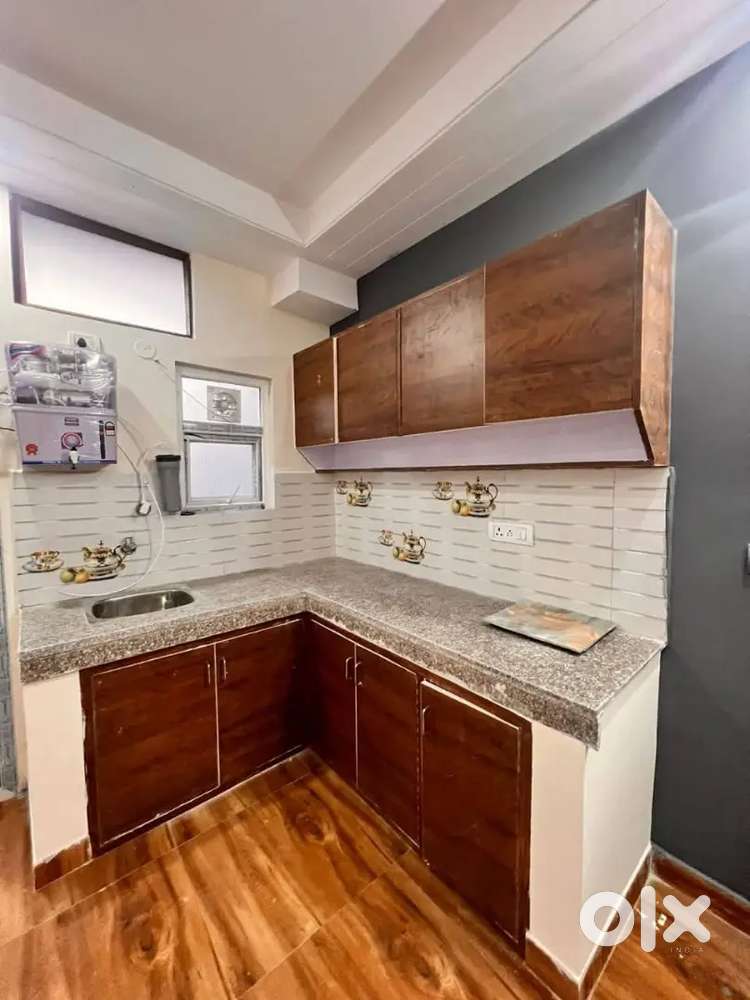 2bhk flat available in Saket metro