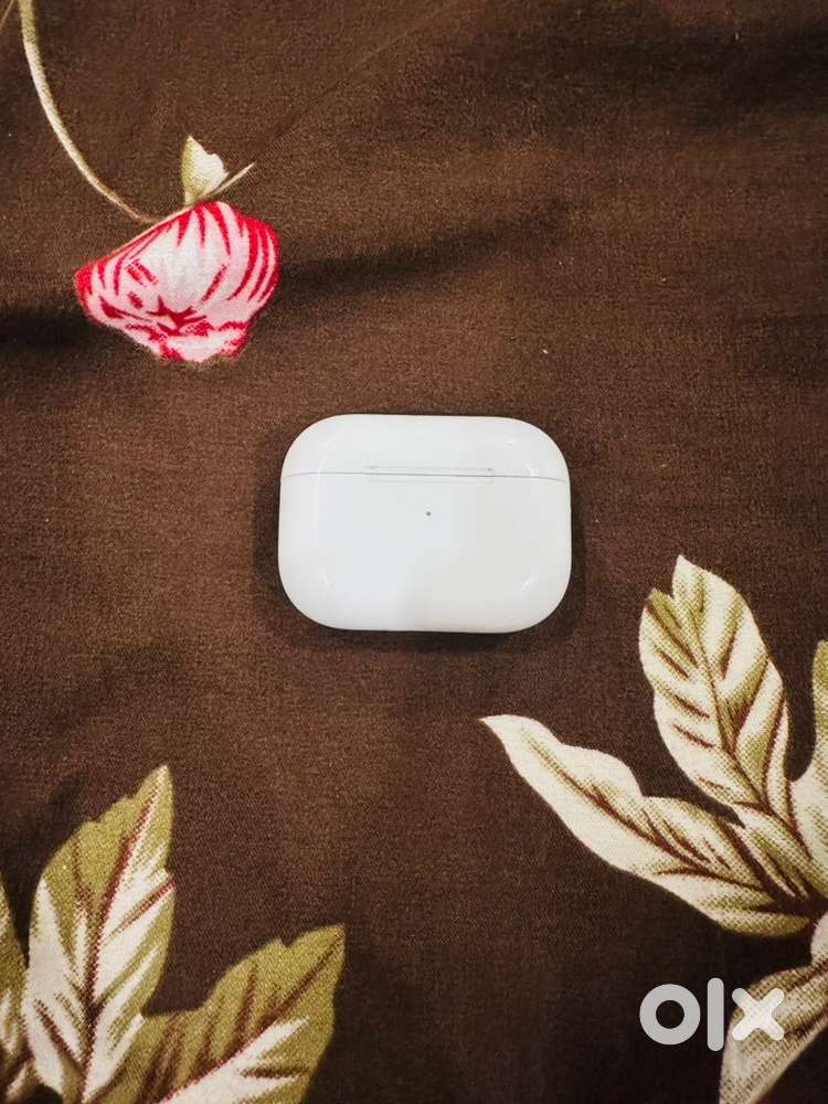 Apple Airpods Pro 1st Gen (2020 model)