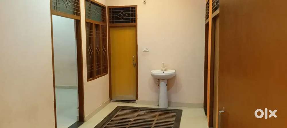 2 BHK Flat Rent for Family Person