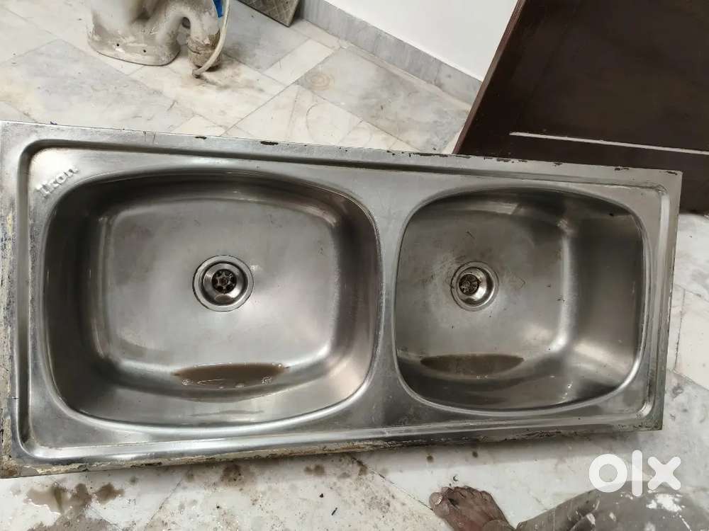 Kitchen sink 4/2 size hai