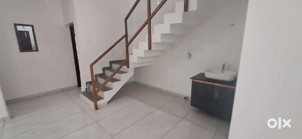 2 BHK FLAAT 9000 RENT PALLIMUKKU 2 BHK HOUSE 8000 RENT THATTAMALA
