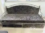 Stylish Sofa-Cum-Bed with Metal Frame – Space-Saver & Comfort Combo!