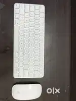 Apple 2gen keyboard and mouse available