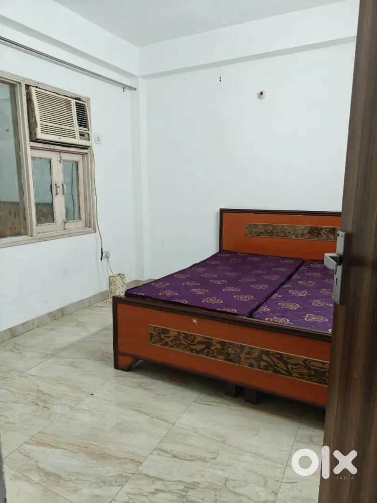 Neb Sarai Saket IGNOU men road