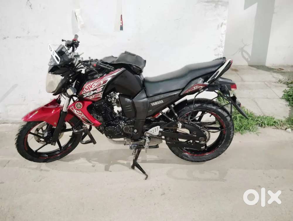 YAMAHA FZs