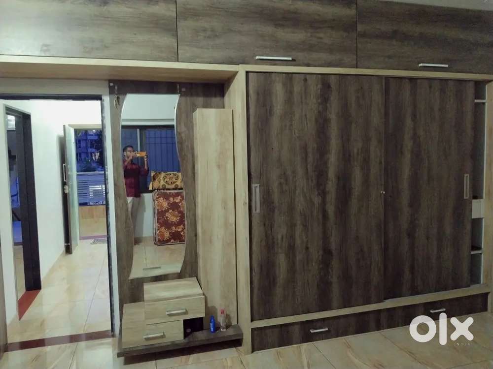 2 bhk flat semi furnished kichan kabot khodiyar colony crystal moll me