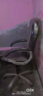 Office chair  best condition hai jisko Lena ho tabhi massage kare