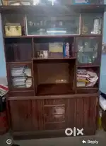 Showcase in very good condition