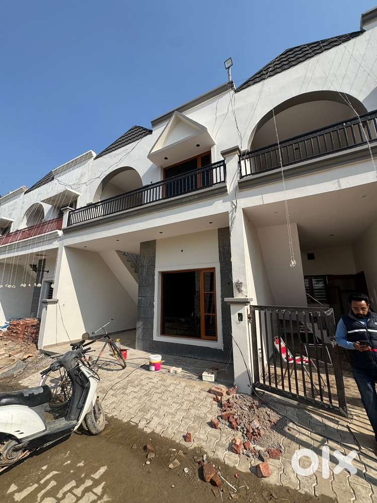 Kothi 100 Gajj.  3bhk randhawa road kharar