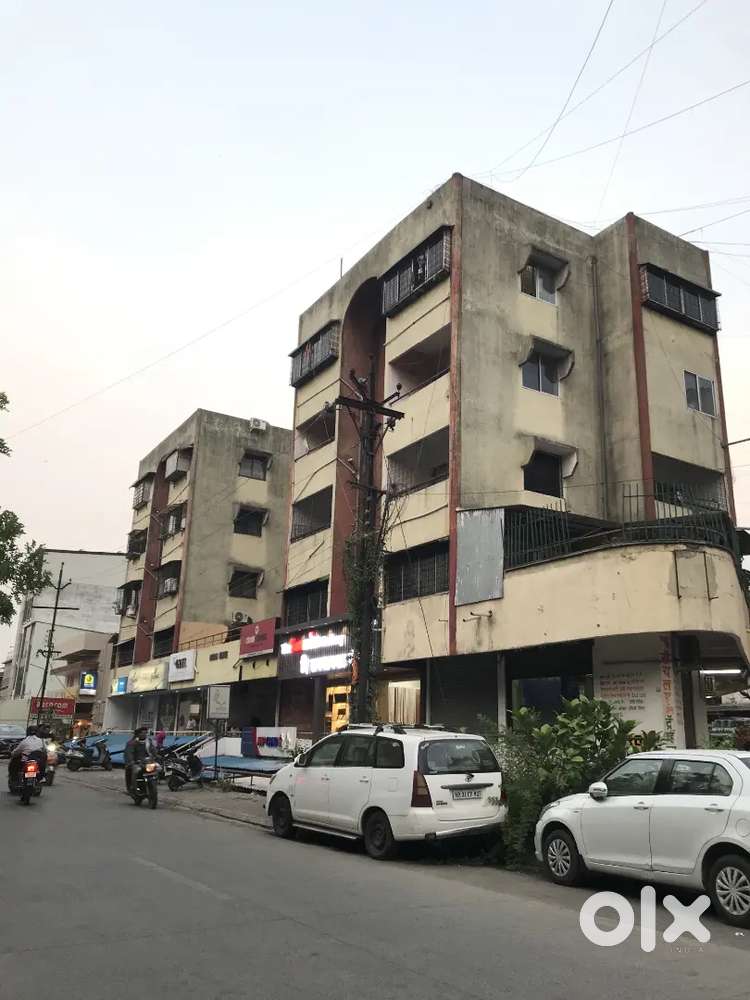 Rent 2bhk at Lakadganj